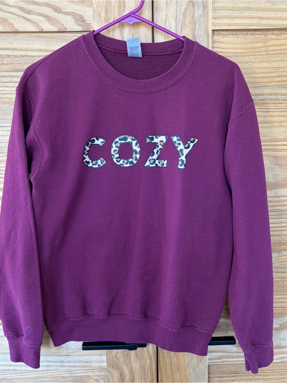 Gildan Burgundy Crewneck Sweatshirt with Leopard 'COZY' Appliqué Juniors Small